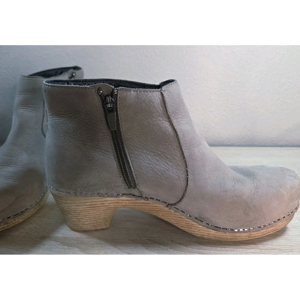 Dansko Maria Leather Ankle‎ Boots Womens EU 40 US 9.5 Taupe Comfort Clog Booties